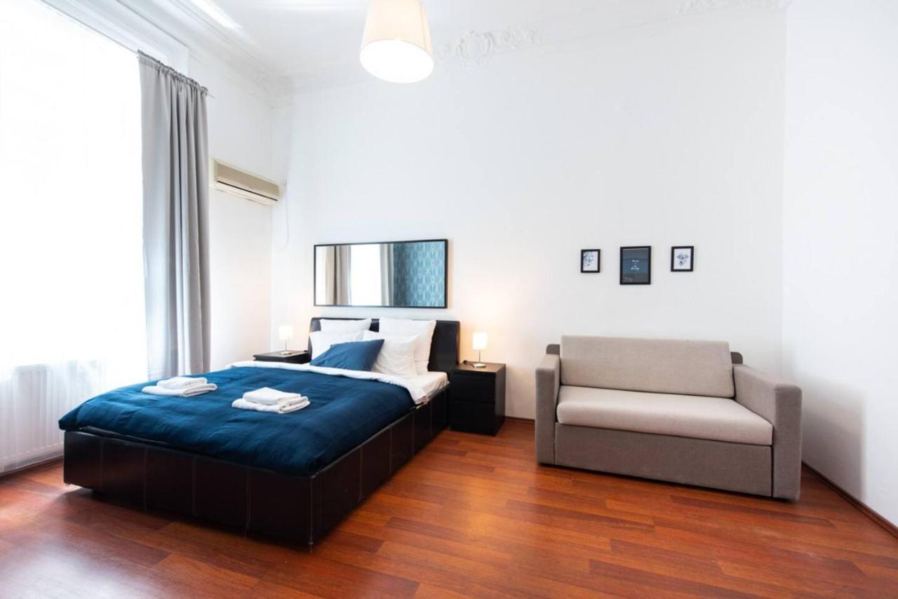 Very Central Convenient Large Ac Place Budapest Luaran gambar