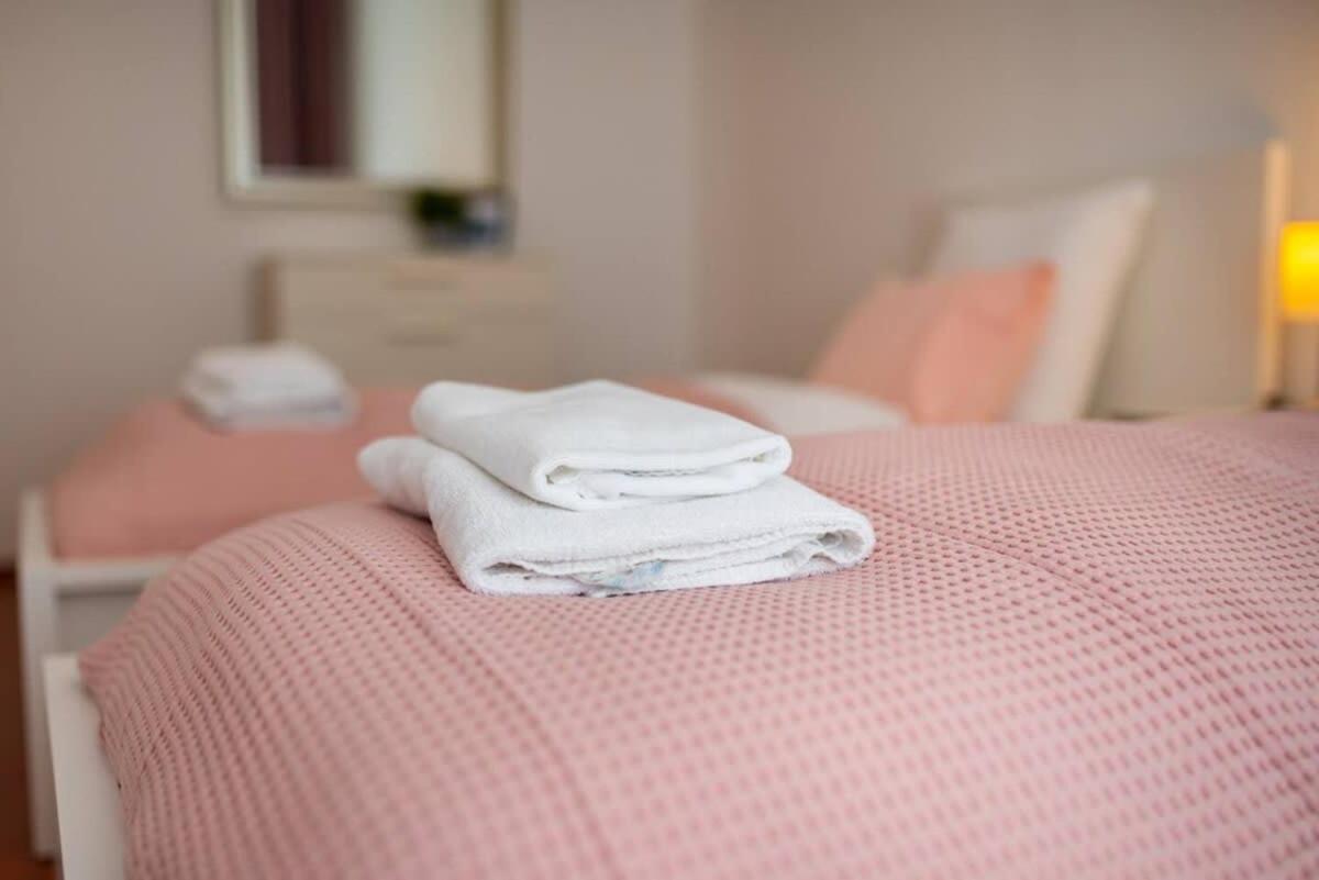 Very Central Convenient Large Ac Place Budapest Luaran gambar