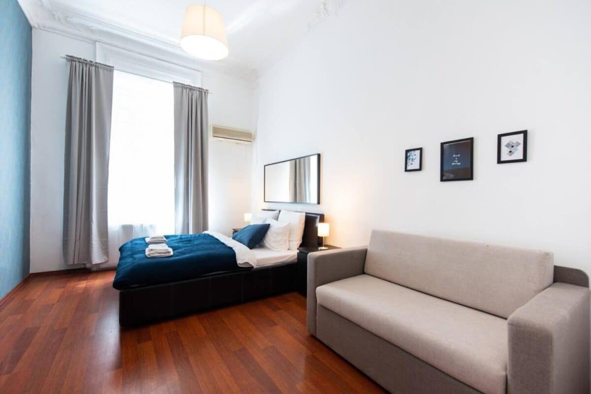 Very Central Convenient Large Ac Place Budapest Luaran gambar