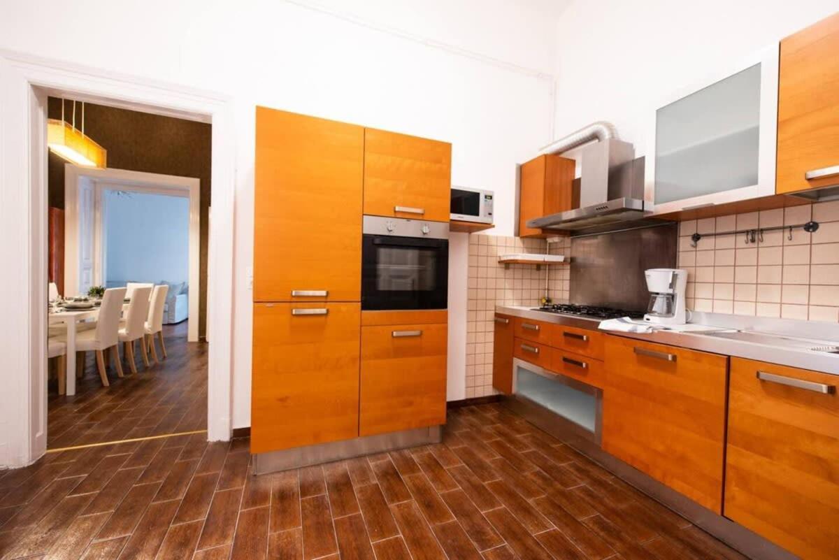 Very Central Convenient Large Ac Place Budapest Luaran gambar