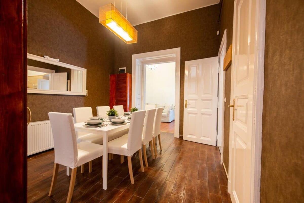 Very Central Convenient Large Ac Place Budapest Luaran gambar