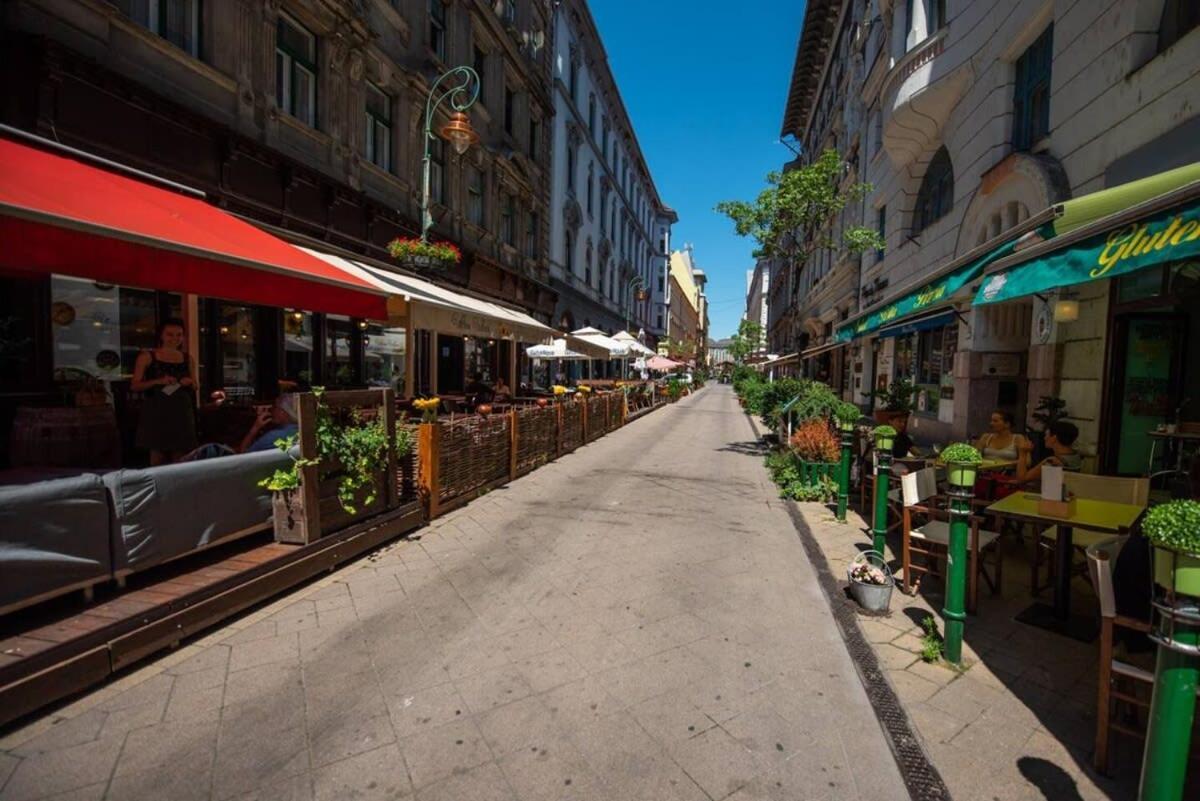 Very Central Convenient Large Ac Place Budapest Luaran gambar
