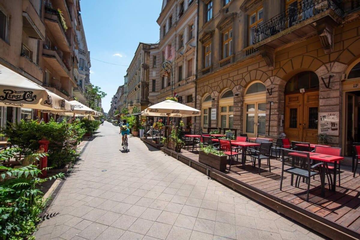 Very Central Convenient Large Ac Place Budapest Luaran gambar